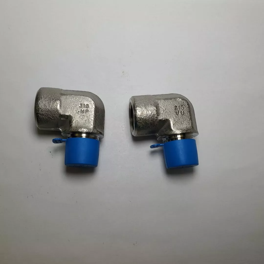 1-2-male-npt-x-female-npt-316-stainless-90-deg-elbow-threaded-fitting-lot-2 1/2" Male NPT X Female NPT 316 Stainless 90 Deg Elbow Threaded Fitting LOT OF 2